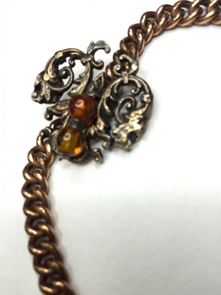 Bracelet maille gourmette et médaillon bronze perles ambre