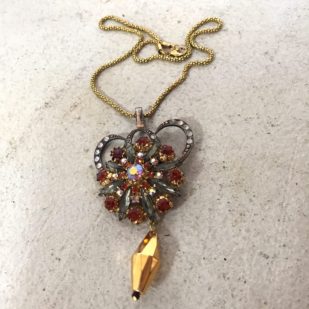 collier-boucle-de-ceinture-argente-strass-et-broche--broche-strass-marron-doré