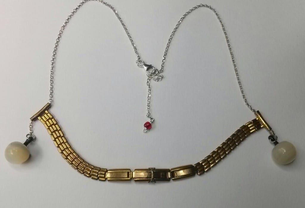 collier bracelet montre vintage chaîne argent bouton nacre