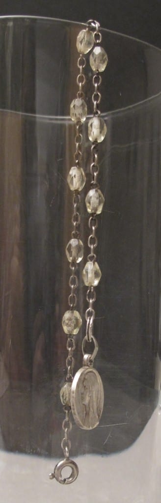chapelettransformé en bracelet medaille argent perles cristal