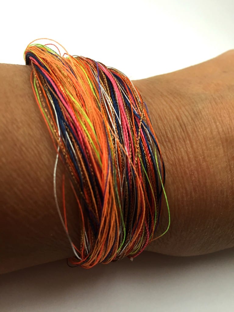 Bracelet-collier-multifils-orange-doré