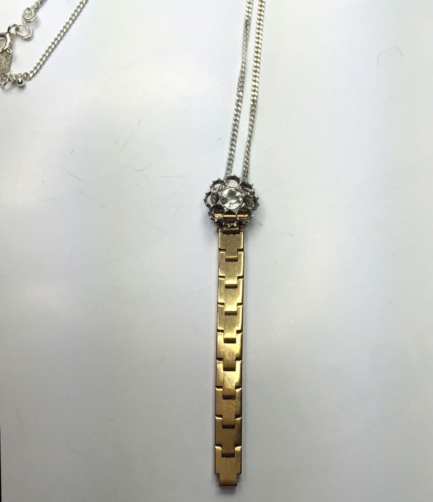 Montre-devenu-collier