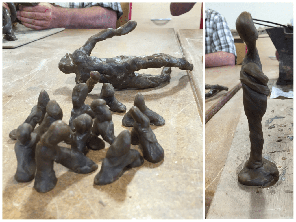 Etape 1 - sculpture avec la cire et ajout de tige de coulé