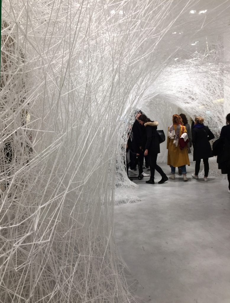 Where-are-we-going-Chiharu-Shiota-Bon-marché-5