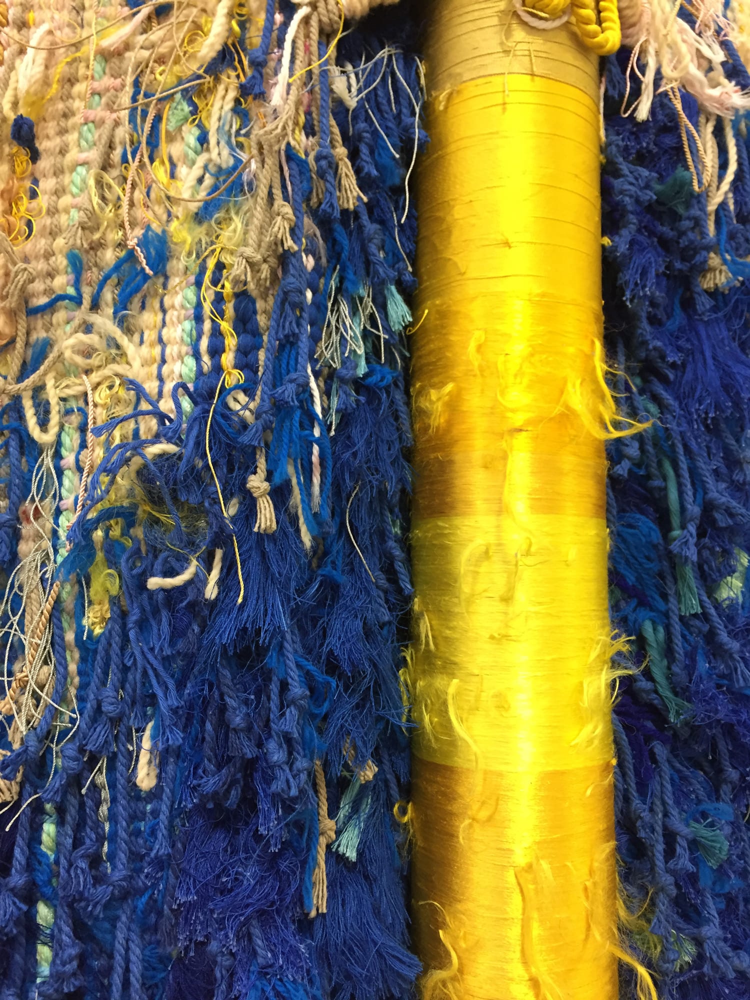 Les tapisseries de Josep Grau-Garriga  à la galerie Obadia Paris – des murs haut en couleur!