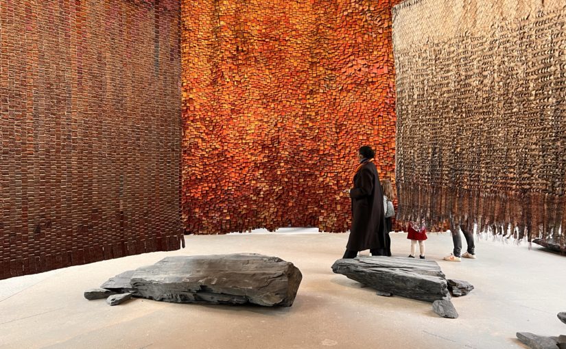 Le Salon Approche et Olga de Amaral